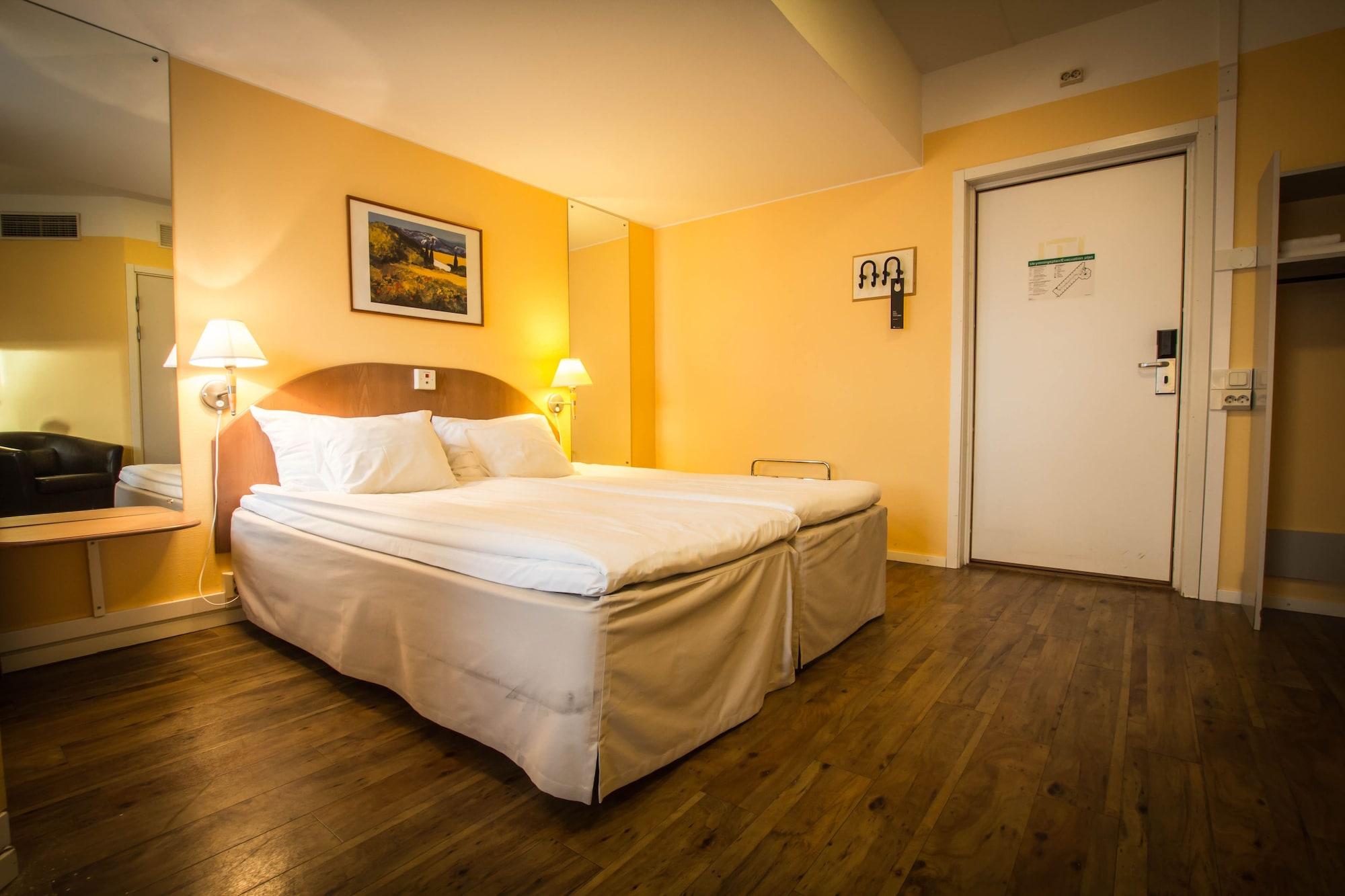 First Hotel Joenkoeping Экстерьер фото