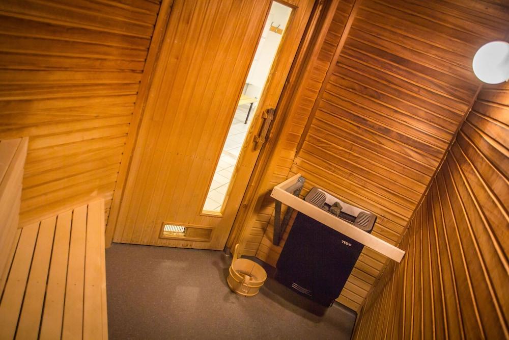 First Hotel Joenkoeping Экстерьер фото