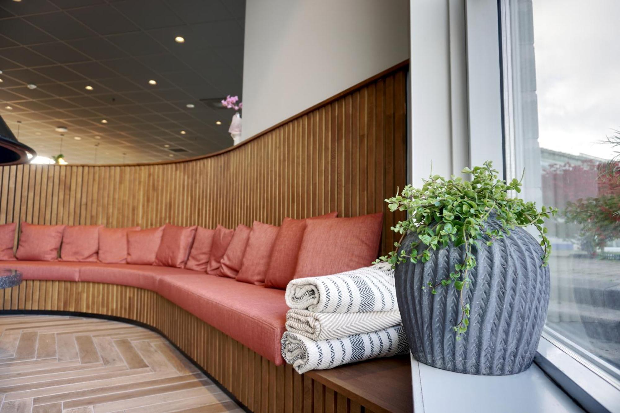 First Hotel Joenkoeping Экстерьер фото