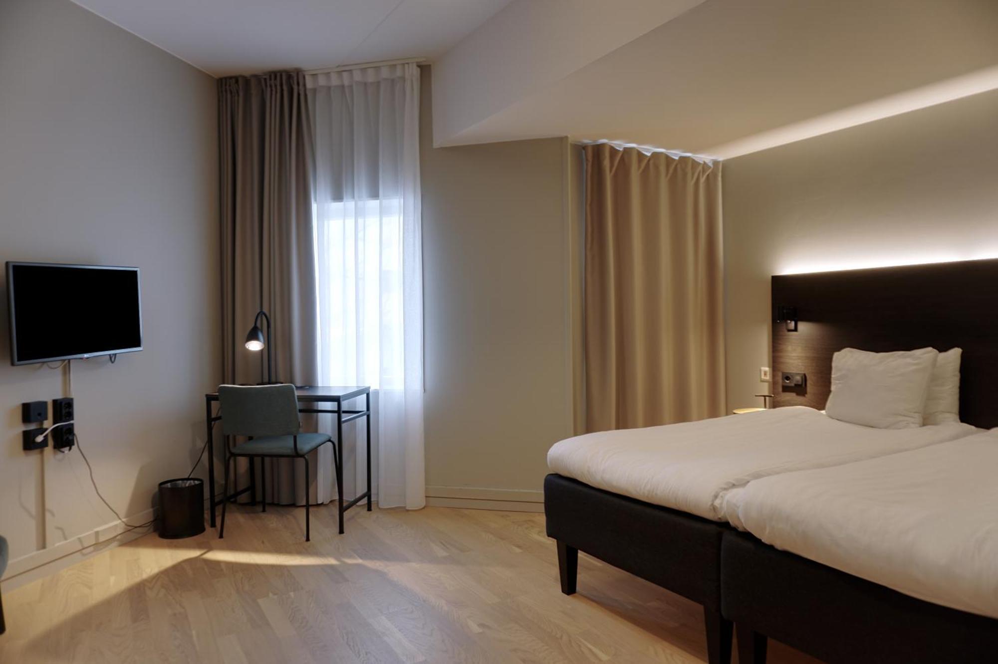 First Hotel Joenkoeping Экстерьер фото